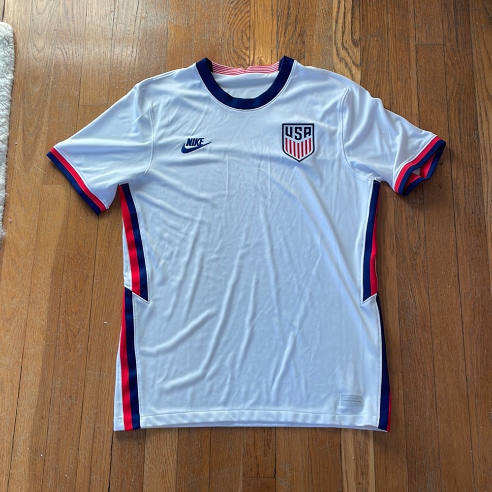 Men’s M Nike authentic 2020 USA national soccer team home jersey. Like new